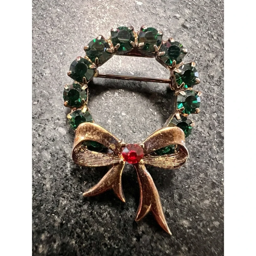 Eisenberg Ice brooch image